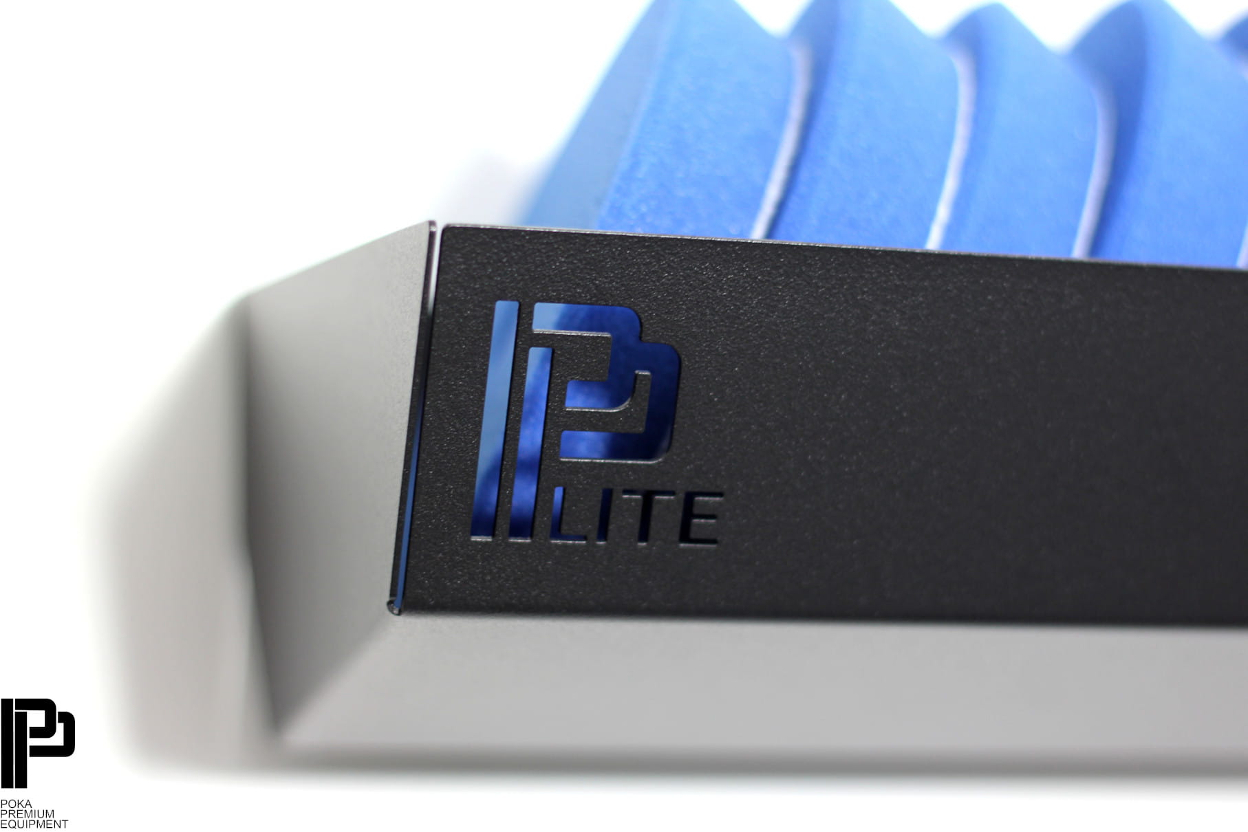 Poka Premium LITE Shelf for Storing Polishing Pads 40cm