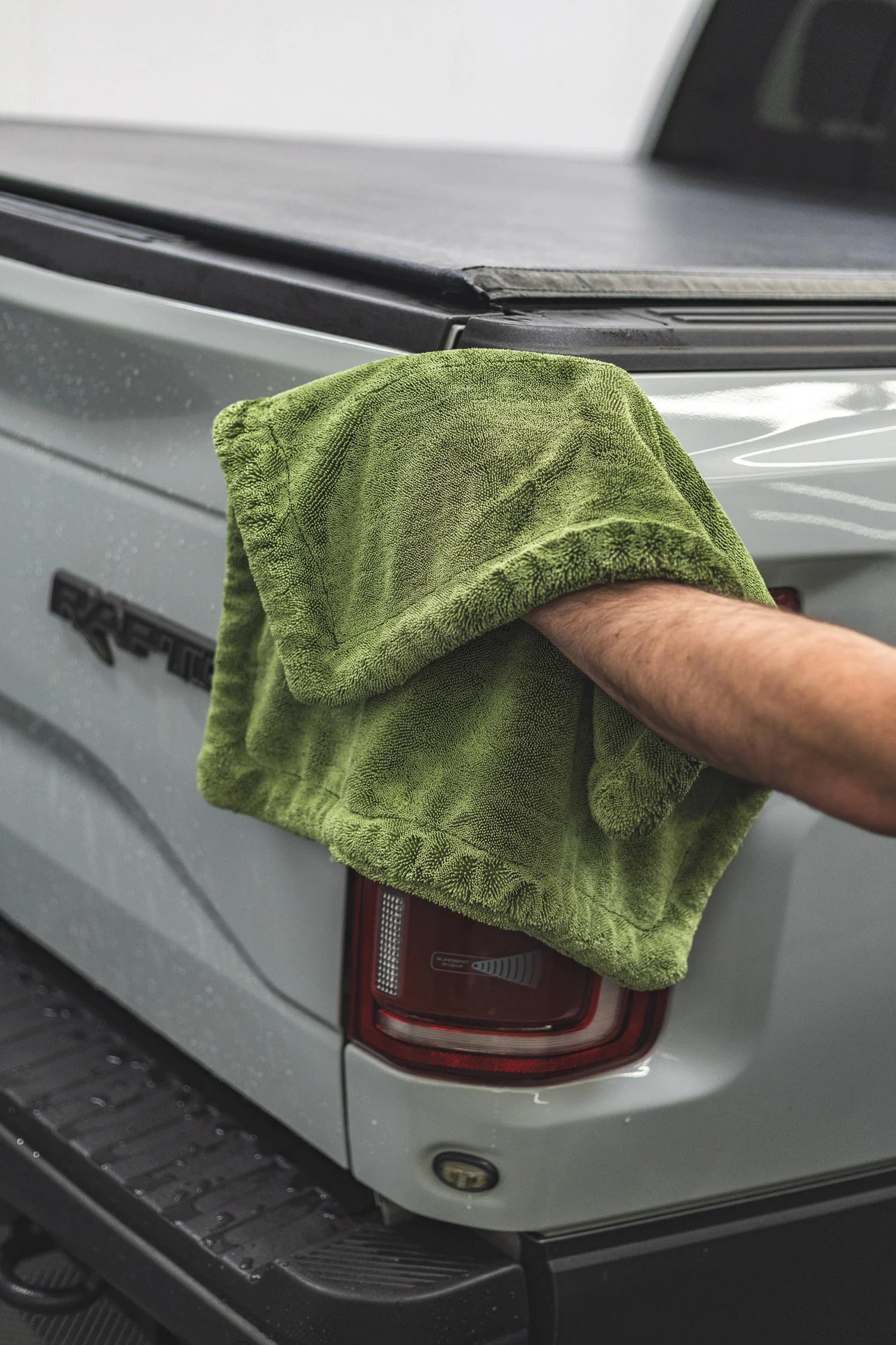 The Rag Company Liquid8r M22 Drying Towel – Ultra-Absorbent, Compact, and Built to Perform