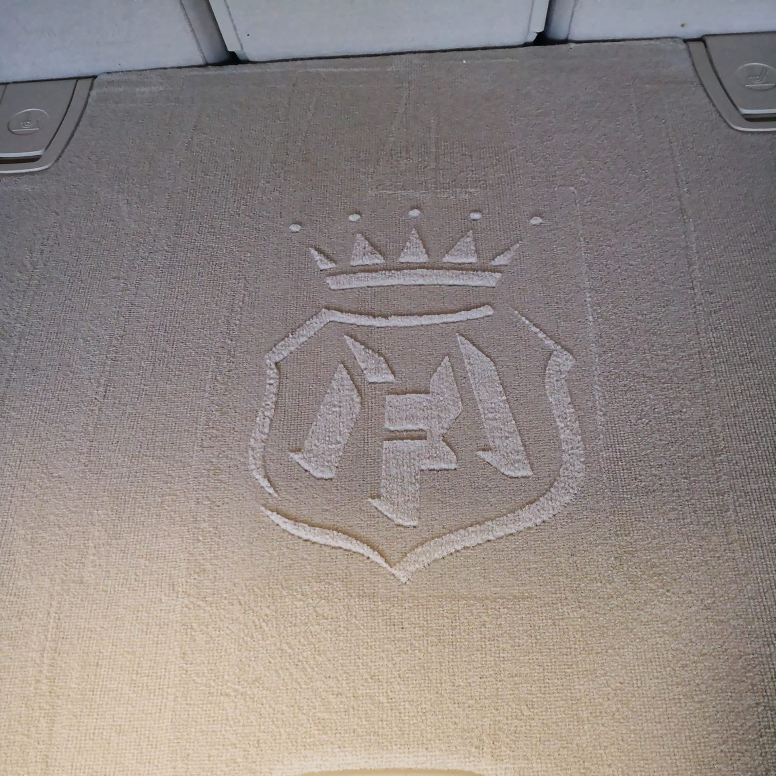 Labocosmetica Icon Carpet Stencil Logo Shaper